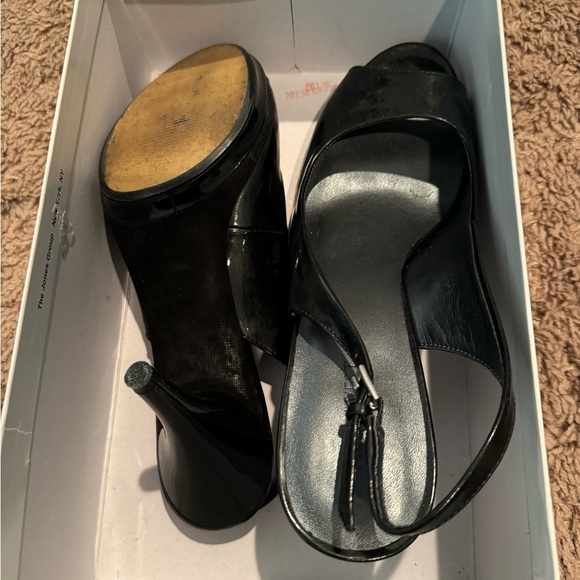 9.5! Black Shine Nine West Strappy Heels - Picture 4 of 10